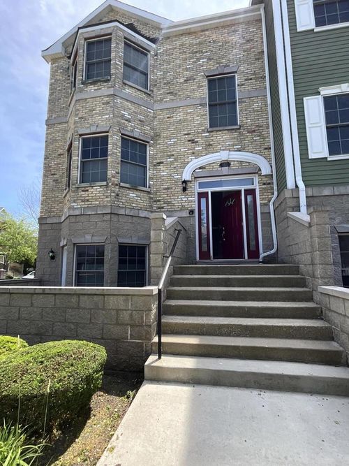 101-7918 Fredricksburg Court, Bristol, WI, 53104 | Card Image