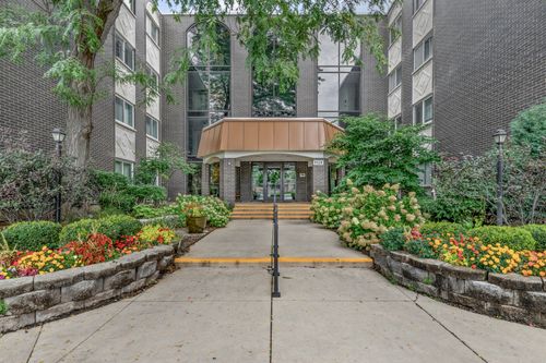 apt-102-9529 Bronx Ave, Skokie, IL, 60077-1303 | Card Image