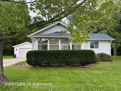3022 Field Road, Vienna Charter Township, MI, 48420 | Card Image