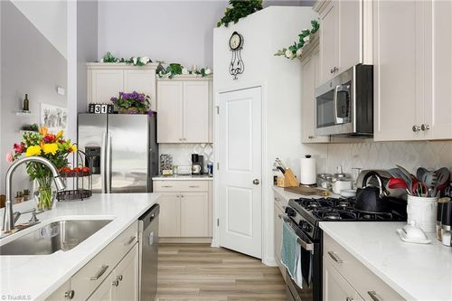 121 Moravian Ct, Advance, NC, 27006-8014 | Card Image