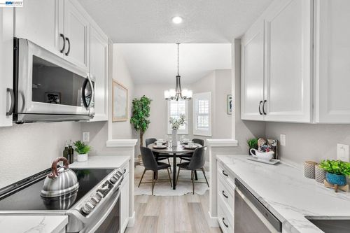 apt-f-8170 Mountain View Dr, Pleasanton, CA, 94588-4757 | Card Image