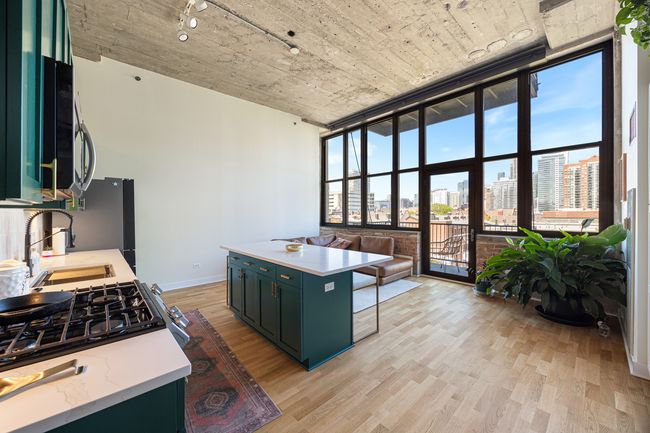 UNIT-402 - 320 21 St St, Condo with 1 bedrooms, 1 bathrooms and 1 parking in CHICAGO IL | Image 4
