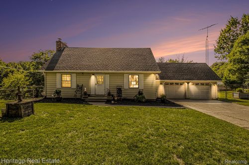 3976 Mitchell Rd, Lapeer, MI, 48446-9625 | Card Image
