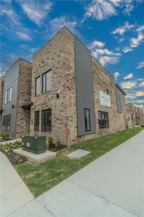 4128 W Olive St, Rogers, AR, 72756-1808 | Card Image