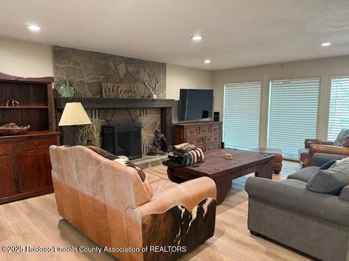 172 Meander Dr, Ruidoso, NM, 88345-6054 | Card Image