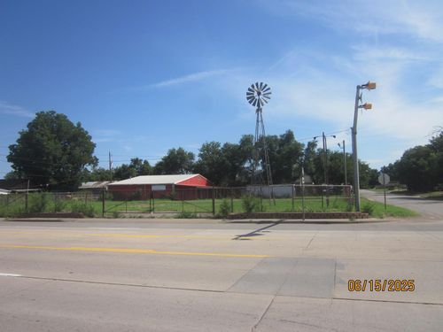 300 Avenue F Ne, Childress, TX, 79201-3850 | Card Image