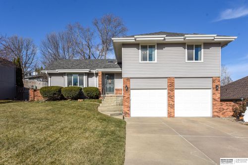 15512 Fieldcrest Cir, Omaha, NE, 68154-2724 | Card Image