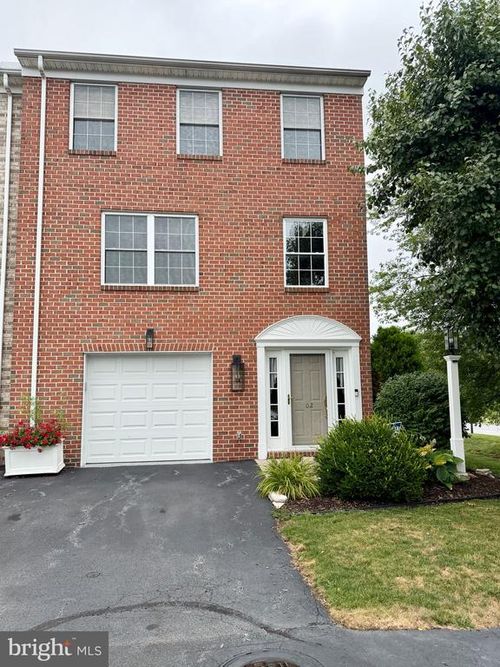 102-102 Lorenzo Ct, YORK, PA, 17402-3177 | Card Image