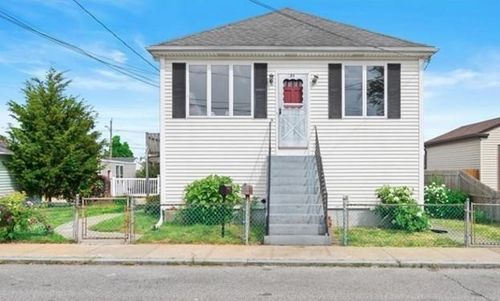 25 Martello St, East Providence, RI, 02914-2517 | Card Image