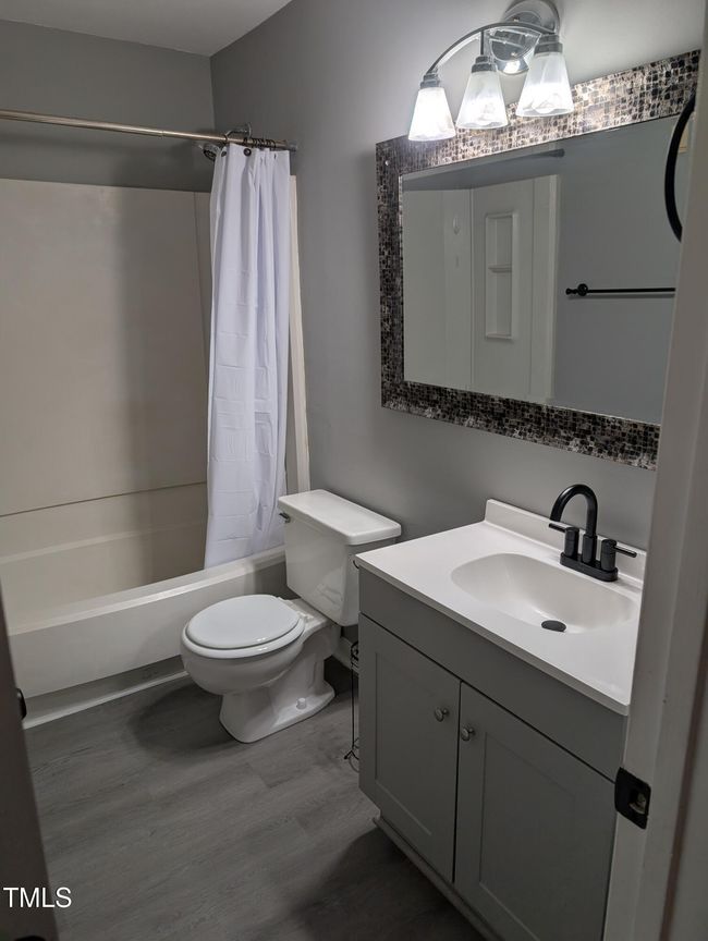 Primary Bathroom 1 | Image 12
