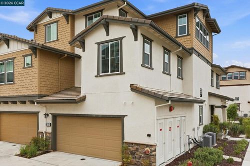 61101 Via Vicenza, San Ramon, CA, 94583-3092 | Card Image