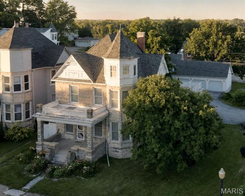 215 N 3rd St, Louisiana, MO, 63353-1703 | Card Image