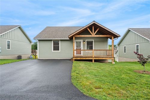 555-555 Townhomes Pl, Boone, NC, 28607-8589 | Card Image