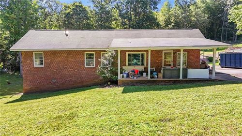 6172 Chaucer Trl, Pleasant Garden, NC, 27313-8034 | Card Image