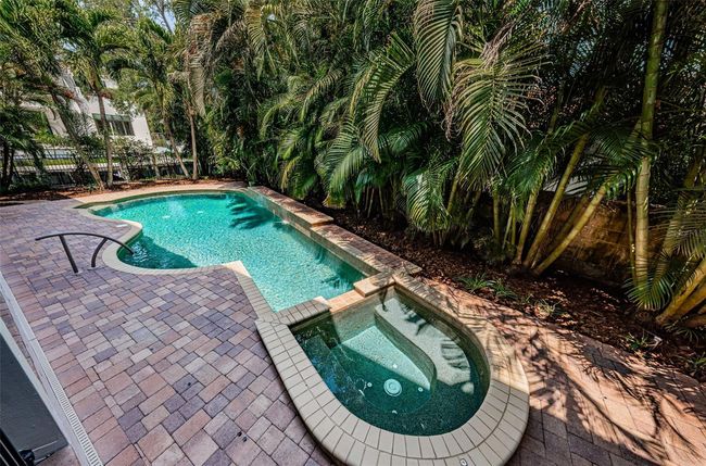 147 Bay Point Dr Ne, House other with 4 bedrooms, 4 bathrooms and null parking in St Petersburg FL | Image 14