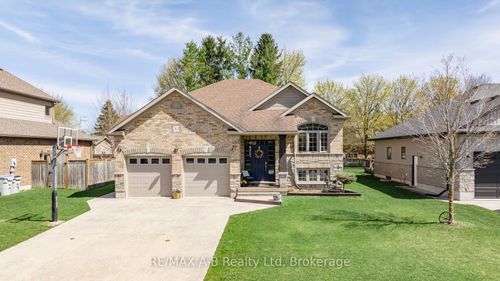 {{alt}} | Card Image