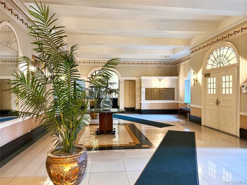 5n-45 Kew Gardens Rd, Kew Gardens, NY, 11415 | Card Image