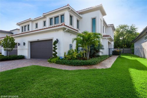 5883 Brookfield Cir W, Fort Lauderdale, FL, 33312-6288 | Card Image
