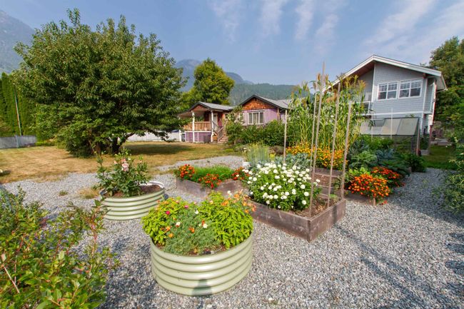 39761 Government Road, House other with 4 bedrooms, 3 bathrooms and null parking in Squamish BC | Image 27