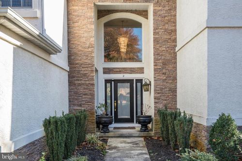 2 Callison Ln, VOORHEES, NJ, 08043-4112 | Card Image