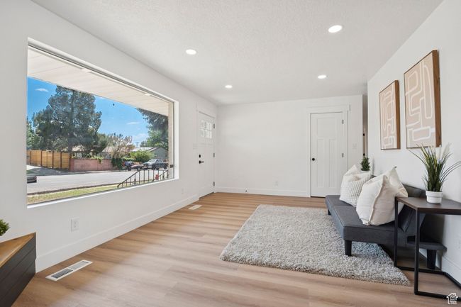 1211 400, House other with 6 bedrooms, 2 bathrooms and 6 parking in Provo UT | Image 4