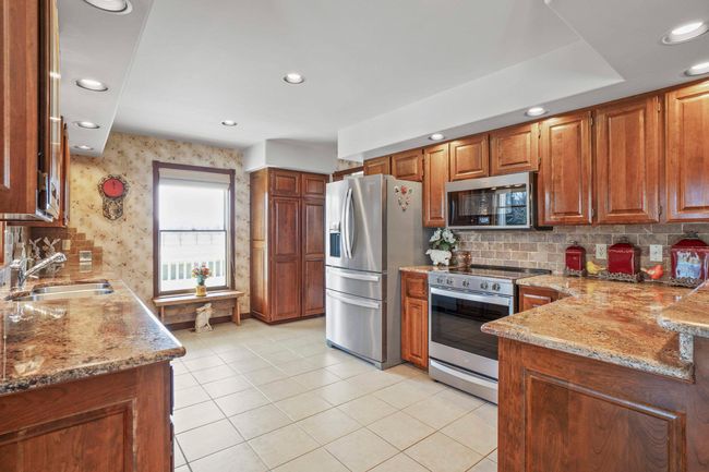 3333 N Ashton Rd, House other with 5 bedrooms, 5 bathrooms and null parking in Otis Orchards WA | Image 11