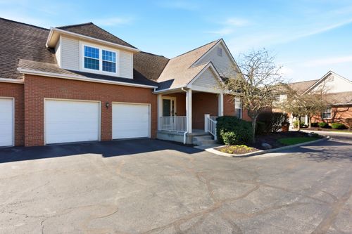 7041 Greensview Village Dr, Canal Winchester, OH, 43110-8456 | Card Image