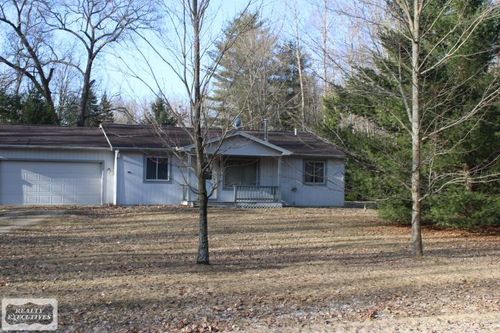 6352 White Acre Dr, Lake, MI, 48632-8927 | Card Image