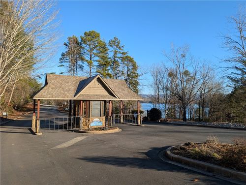 801 Deertrail Shrs, Salem, SC, 29676-3210 | Card Image