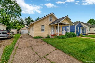 71 E Coy Avenue, Home with 3 bedrooms, 1 bathrooms and null parking in Hazel Park MI | Image 2