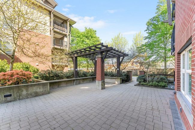 217 - 5889 Irmin Street, Condo with 2 bedrooms, 2 bathrooms and 2 parking in Burnaby BC | Image 2