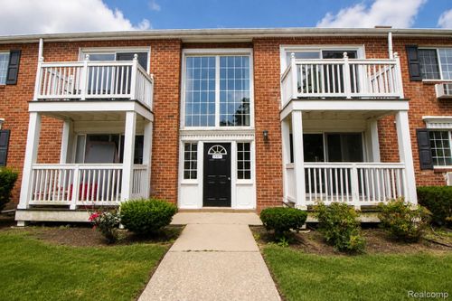 102-2440 Parmenter Blvd, Royal Oak, MI, 48073-1339 | Card Image