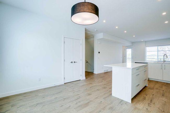 14209 1 St Nw, Home with 4 bedrooms, 2 bathrooms and 2 parking in Calgary AB | Image 4