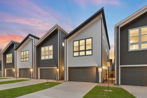 4210 Mckinley St, Houston, TX, 77051-1832 | Card Image