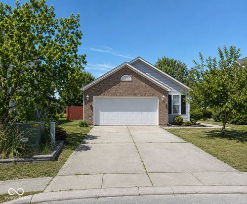 7226 Parklake Cir, Indianapolis, IN, 46217-7040 | Card Image