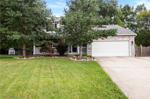 6238 Oak Tree Dr N, Lorain, OH, 44053-4327 | Card Image