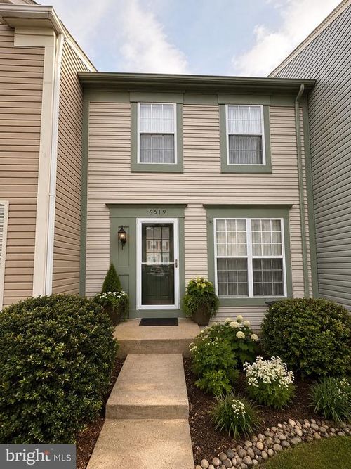 6519 Old Carriage Ln, ALEXANDRIA, VA, 22315-5002 | Card Image