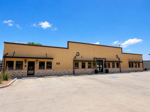 713 W Indiana Ave, Midland, TX, 79701-5007 | Card Image