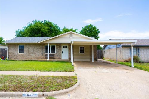 629 S Highland Dr, Mustang, OK, 73064-3311 | Card Image