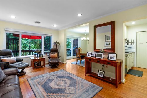 8 Knoll Vw, Ossining, NY, 10562-5944 | Card Image