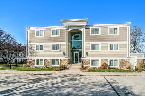 apt-7-225 N Shore Dr, South Haven, MI, 49090-1068 | Card Image