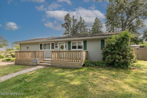 40 Dockage Rd, Bayville, NJ, 08721-1864 | Card Image