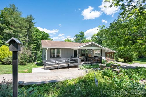 30 Reeves Dr, Burnsville, NC, 28714-7878 | Card Image