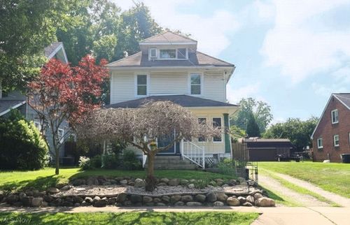 1621 Union St, Cuyahoga Falls, OH, 44221-4039 | Card Image