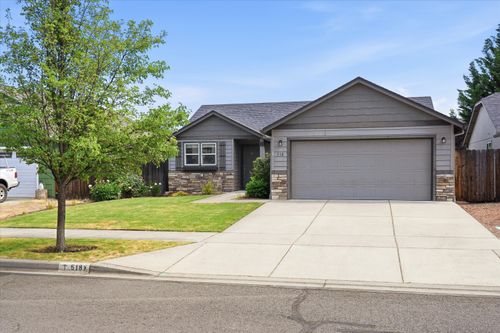 518 Woodlark Dr, Medford, OR, 97501-2616 | Card Image