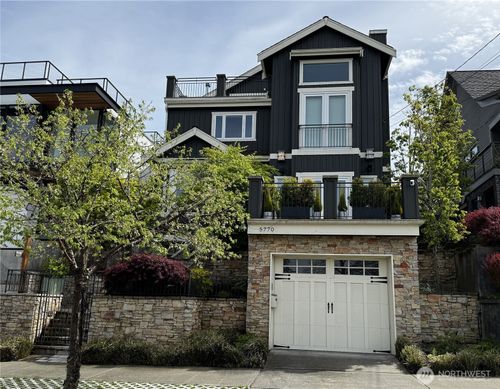 5770 Ashworth Ave N, Seattle, WA, 98103-5918 | Card Image