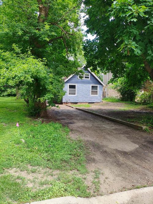 204 W Ellis Ave, Libertyville, IL, 60048-1830 | Card Image