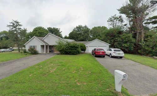 2 Harmon Ct, Stony Brook, NY, 11790-2307 | Card Image