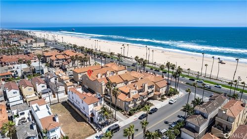 203-2000 Pacific Coast Hwy, Huntington Beach, CA, 92648-5160 | Card Image