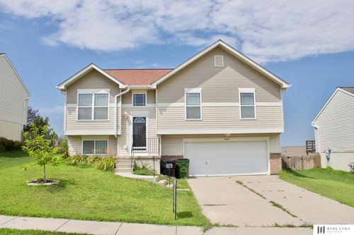 16128 Cottonwood Ave, Omaha, NE, 68136-3252 | Card Image